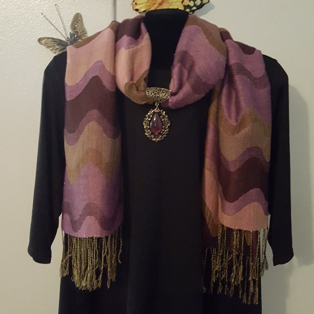 Pashmina scarf with bail